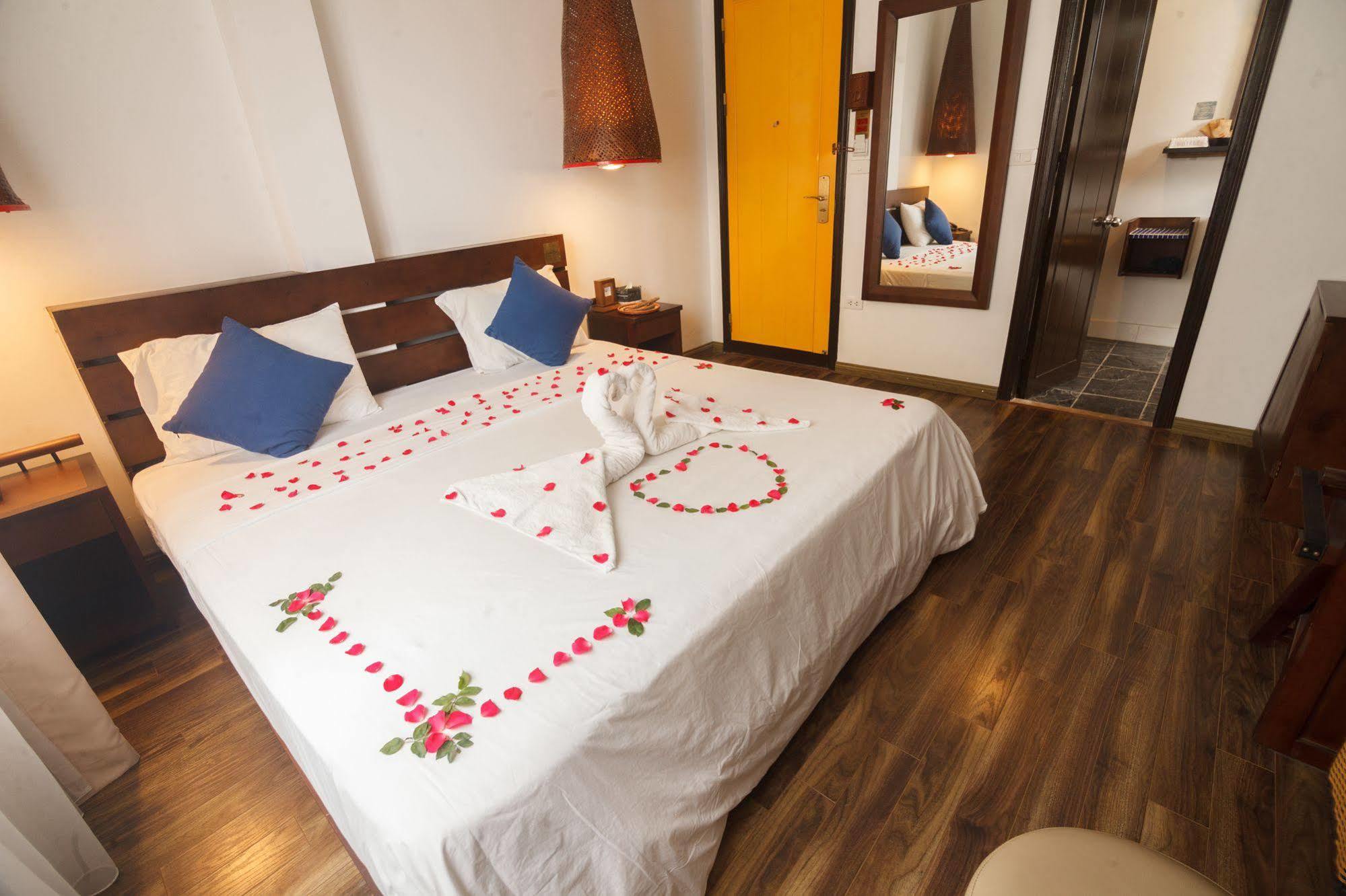 Cinnamon Cathedral Hotel Hanoi Kültér fotó